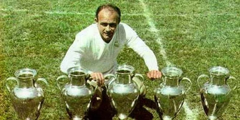 Di Stefano xuất sắc với danh hiệu siêu quả bóng vàng