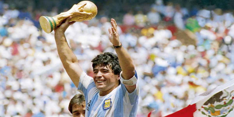 Diego Maradona dẫn dắt đội tuyển Argentina giành chức vô địch World Cup